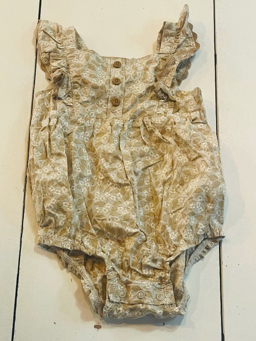Carter's Fancy Onesie 9 Months